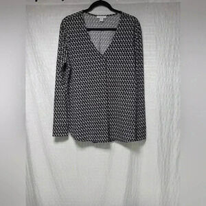 Carolina Belle long-sleeved,  v neck blouse. Ladies size Xl